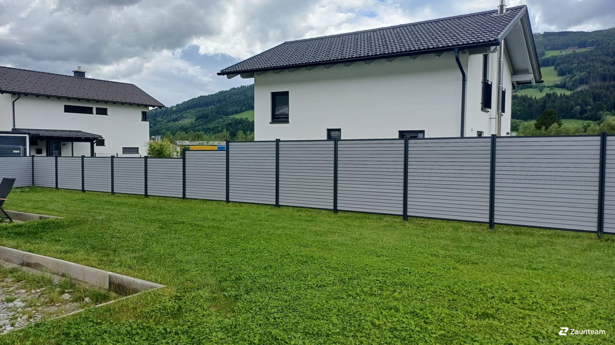 Protection brise-vue en matière plastique de 2024 à 9500 Villach Autriche de Zaunteam Kärnten-Mitte.