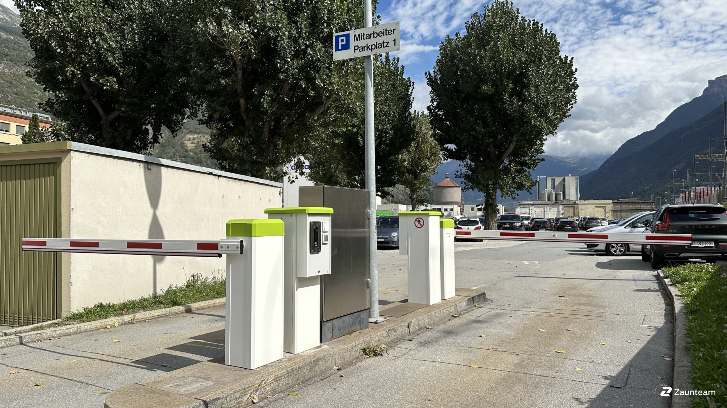 Portes et Passantes de 2023 à 3930 Visp Suisse de Zaunteam Wallis / Swissclôture Valais.